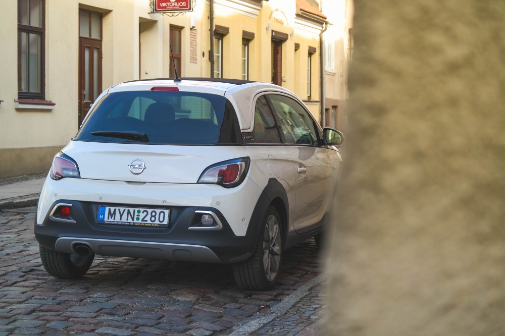 Opel Adam Rocks