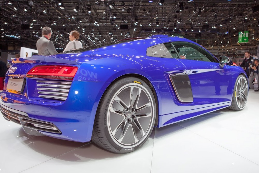 3_Audi_R8_e-tron