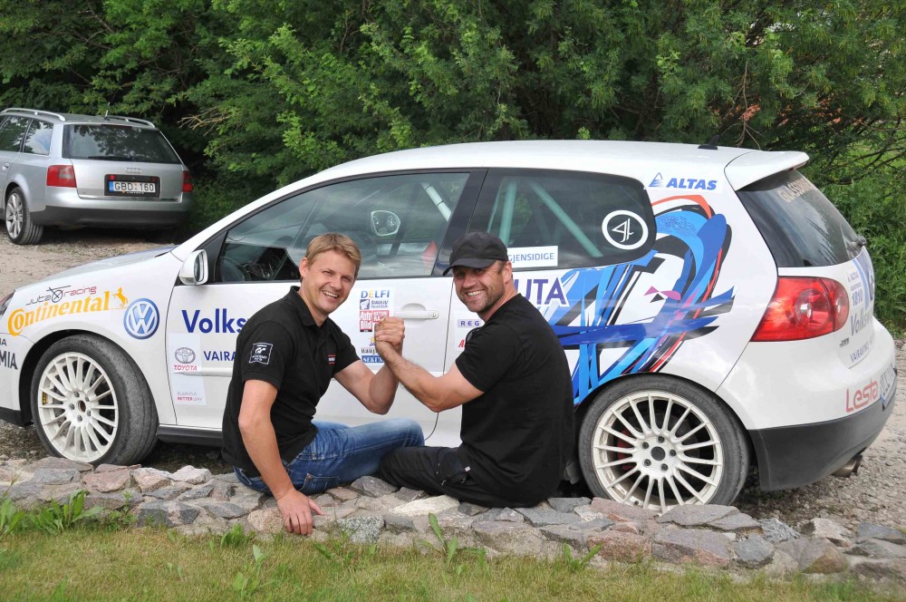 <a href='https://www.autobilis.lt/skelbimai/naudoti-automobiliai/volkswagen' target='_blank' class='phrase'>Volkswagen</a> Golf