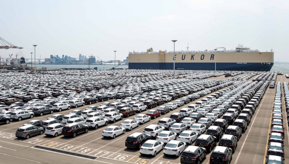 Kia cars awaiting shipment at Pyeongtaek Port_1