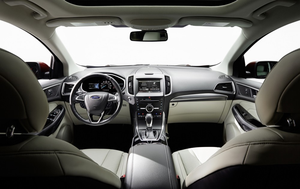 Ford2015_IAA_Edge_Titanium_interior_014
