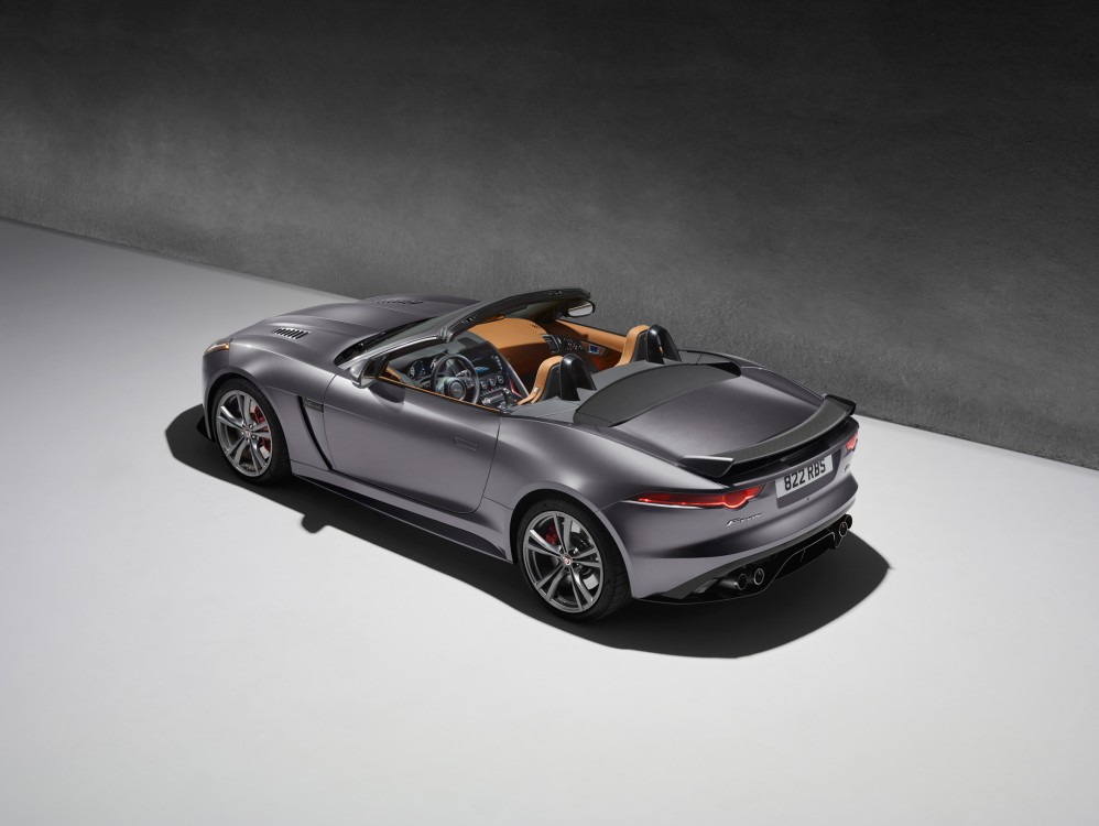 Jaguar F-Type SVR (1)