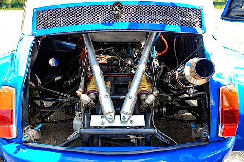 <a href='www.autobilis.lt/skelbimai/naudoti-automobiliai/fiat' target='_blank' class='phrase'>FIat</a> 500 (1)
