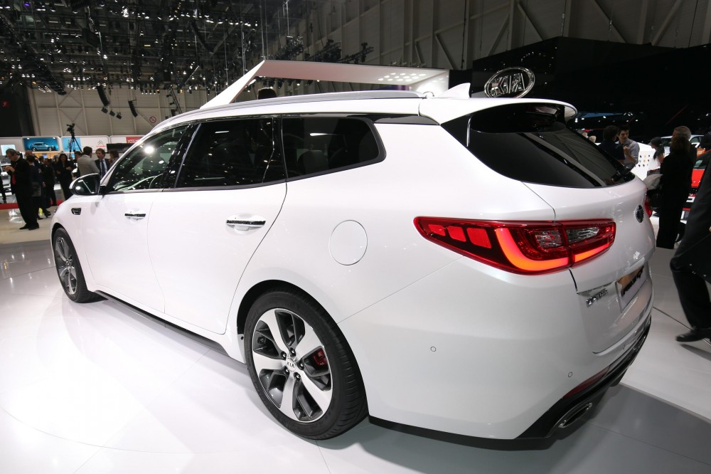 Kia Optima universalas (8)