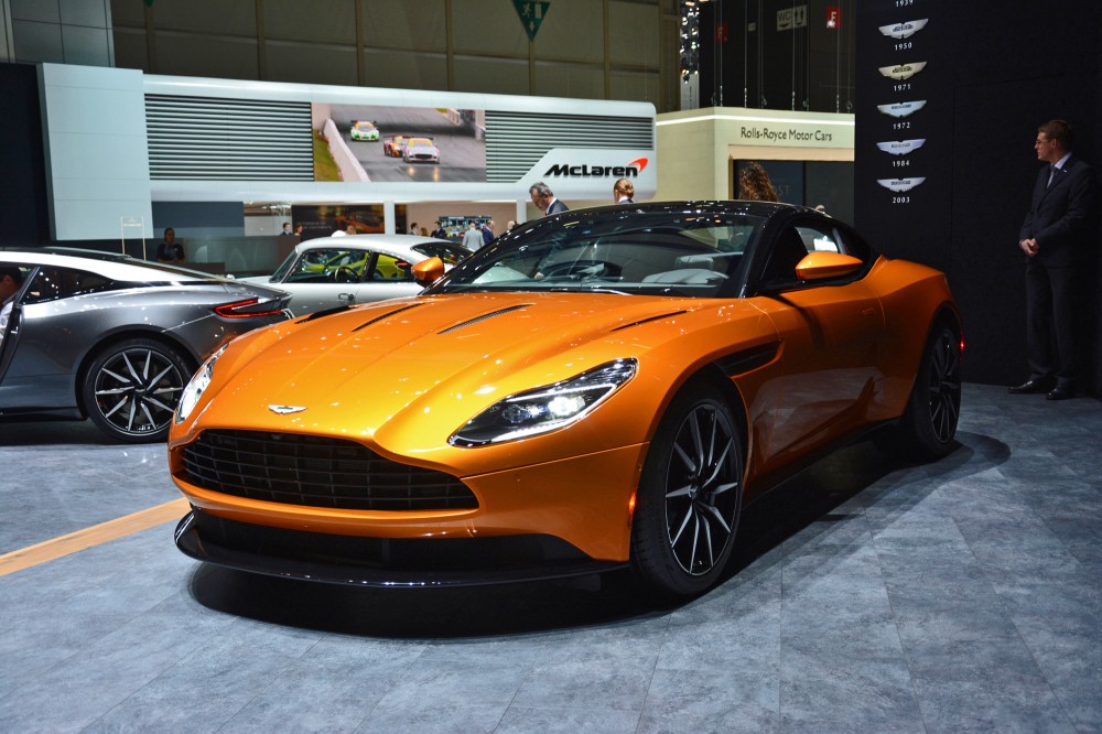 Aston Martin DB11 (4)
