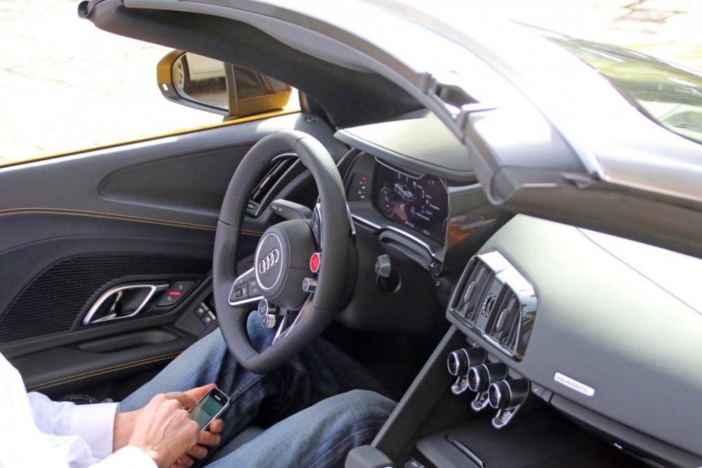 Audi R8 Spider (8)