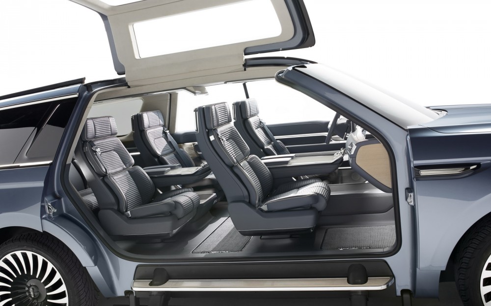 New Navigator Concept provides the nameplates’s most spacious interior ever.