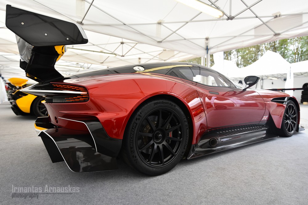 Aston Martin Vulcan (5)