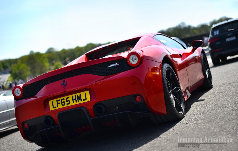 Automanų gatvė : Italijos automobilių industrijos grietinėlė - „Ferrari“ ir „Lamborghini“