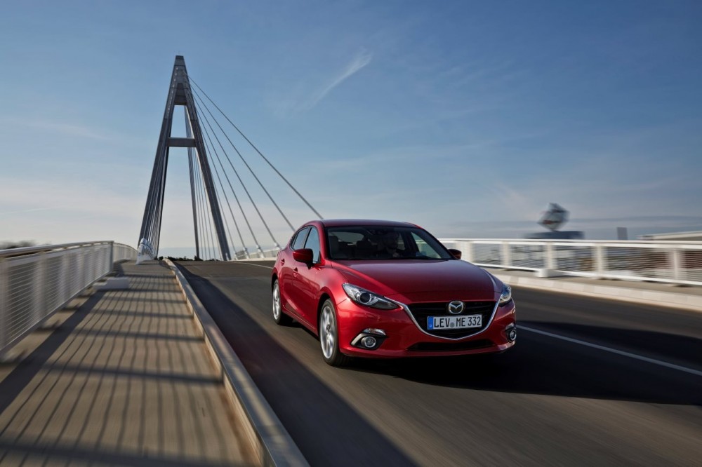 Mazda3-1.5_2