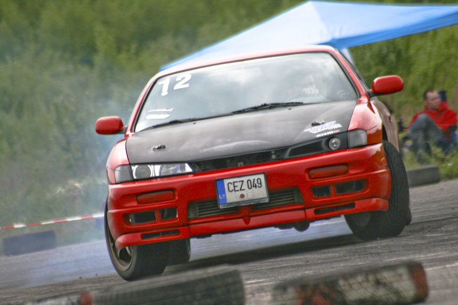 <a href='https://www.autobilis.lt/skelbimai/naudoti-automobiliai/nissan' target='_blank' class='phrase'>Nissan</a> s14 - nesenstantis modelis drifte