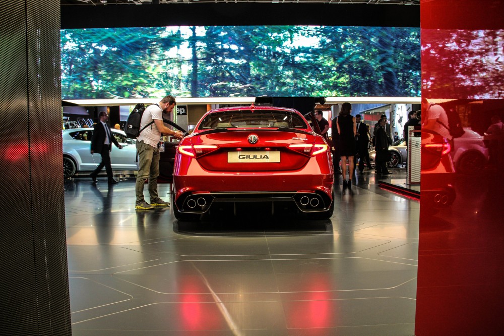 Paryžius 2016 : Optimizmu spinduliuojantis „Alfa Romeo“ stendas 