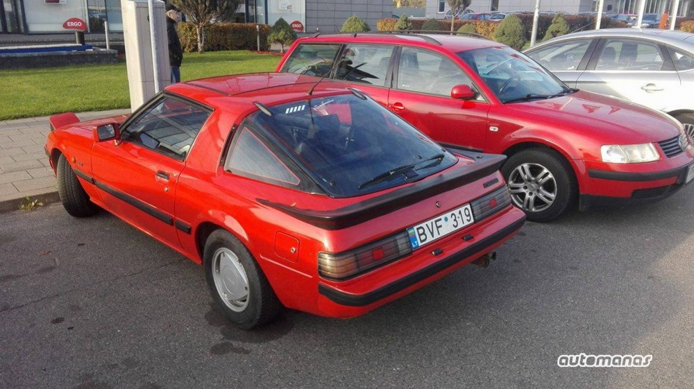 <a href='https://www.autobilis.lt/skelbimai/naudoti-automobiliai/mazda' target='_blank' class='phrase'>Mazda</a> RX-7 (2)