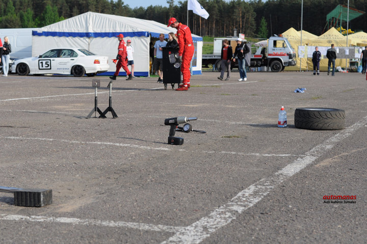 Paskutinis gegužės savaitgalis. 4 val. lenktynės-automanas.jpg