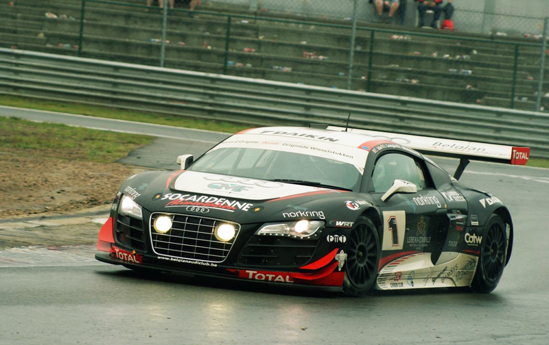 Kokia lenktynių mechaniko