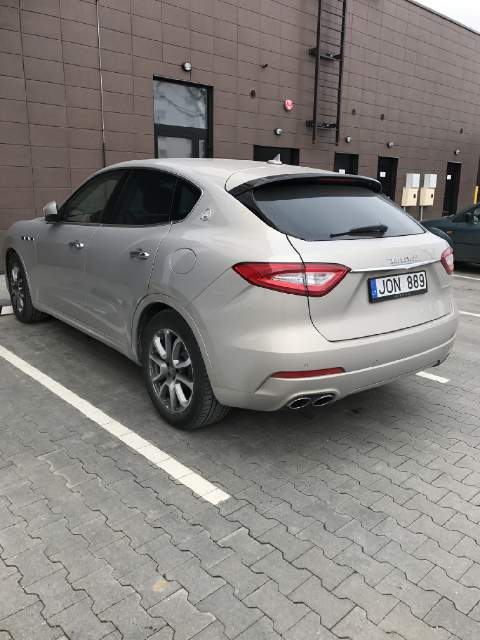 Maserati Levante (1)