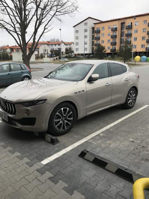 Maserati Levante (6)