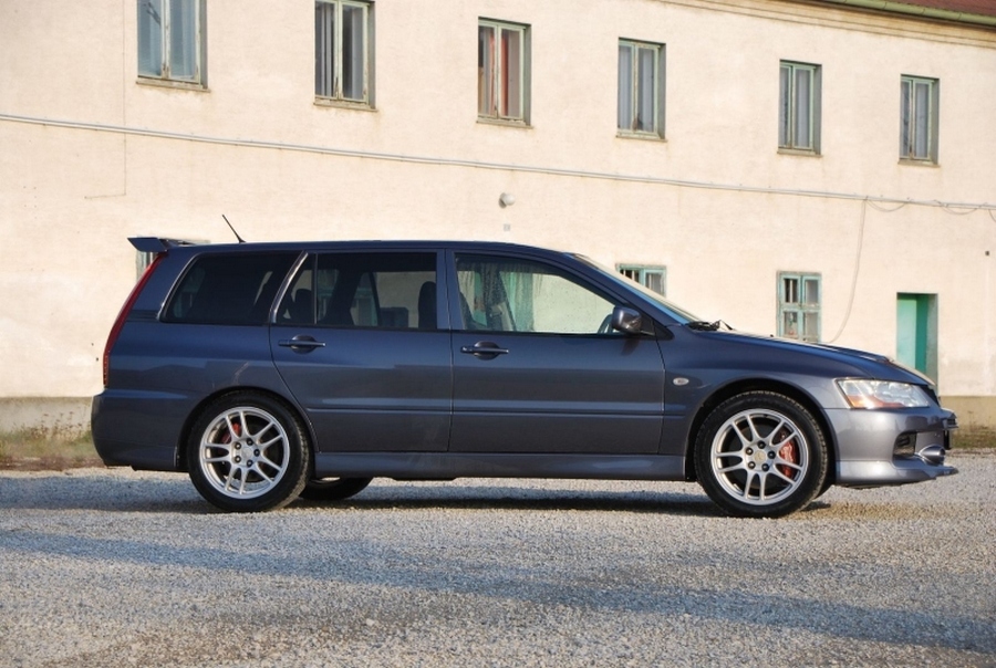 Mitsubishi Lancer EVO IX (3)