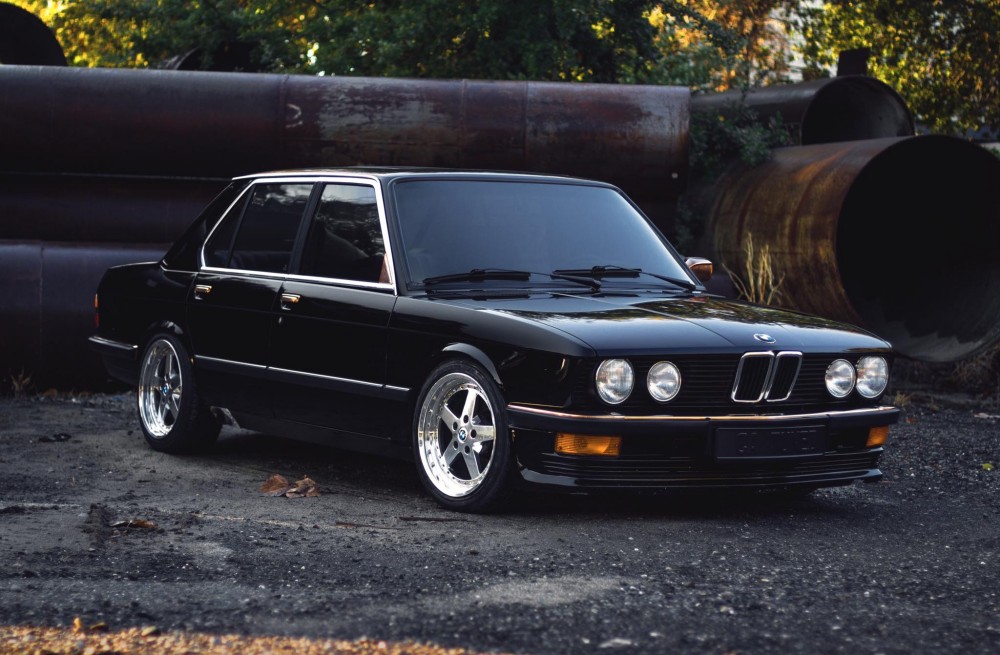 <a href='https://www.autobilis.lt/skelbimai/naudoti-automobiliai/bmw' target='_blank' class='phrase'>BMW</a> (1)