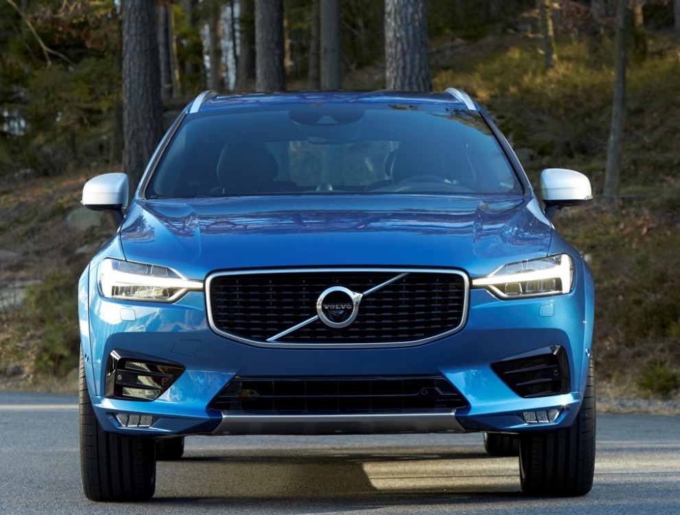 volvo_xc60_t6_r-design_1