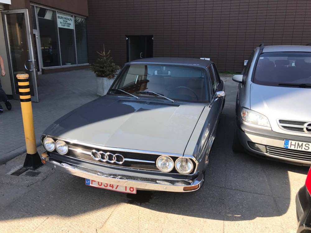 Audi 100 LS (1)