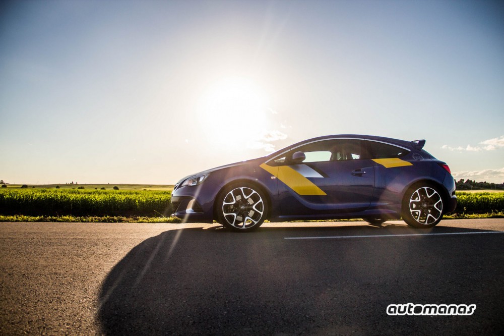 Opel Astra OPC (6)