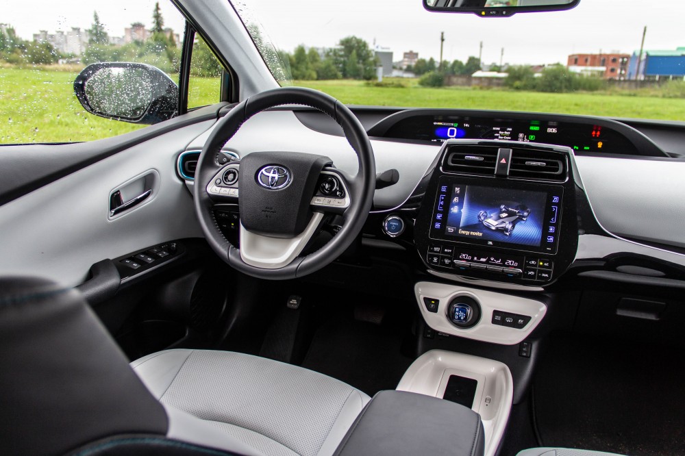 Toyota Prius Plug-In Hybrid testas