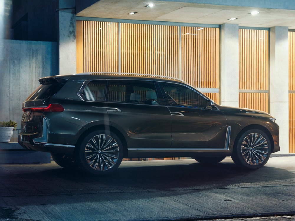 BMW X7 (1)