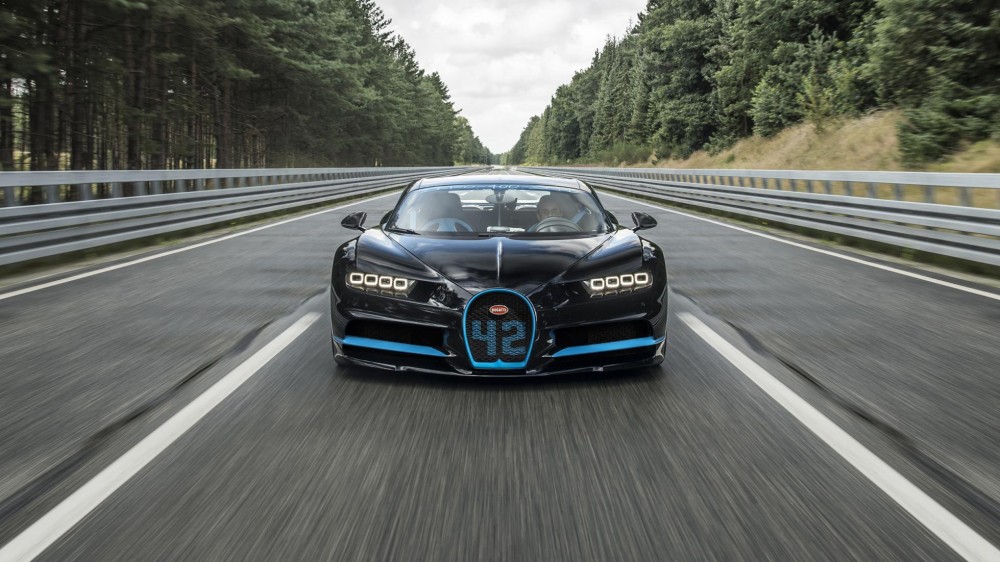 Bugatti Chiron (2)