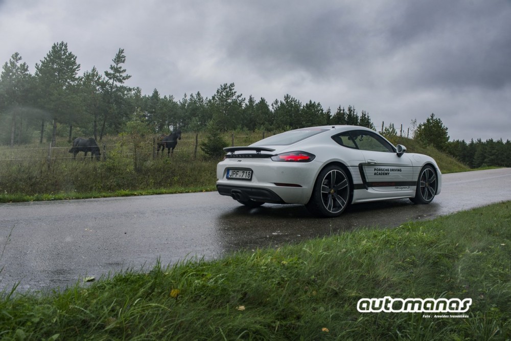 Porsche 718 Cayman S (4)