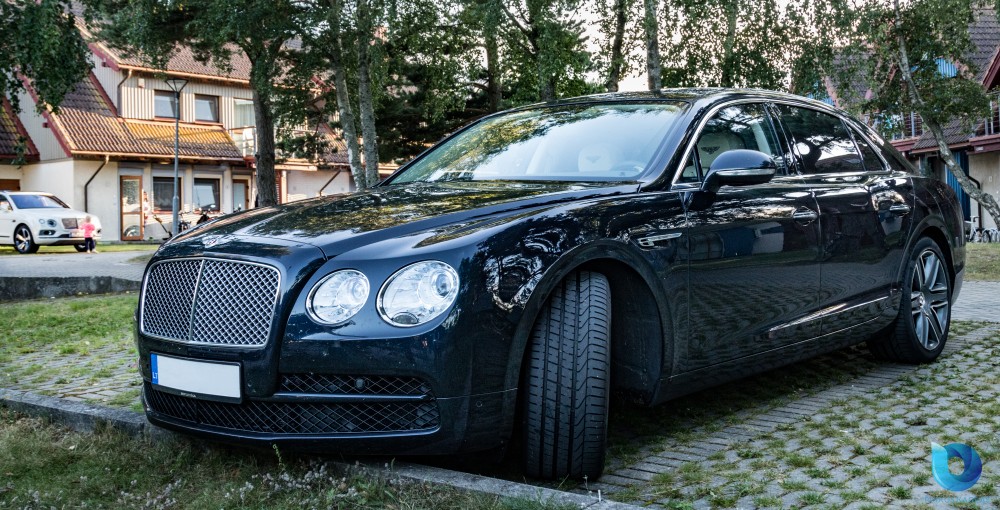 Bentley (8)