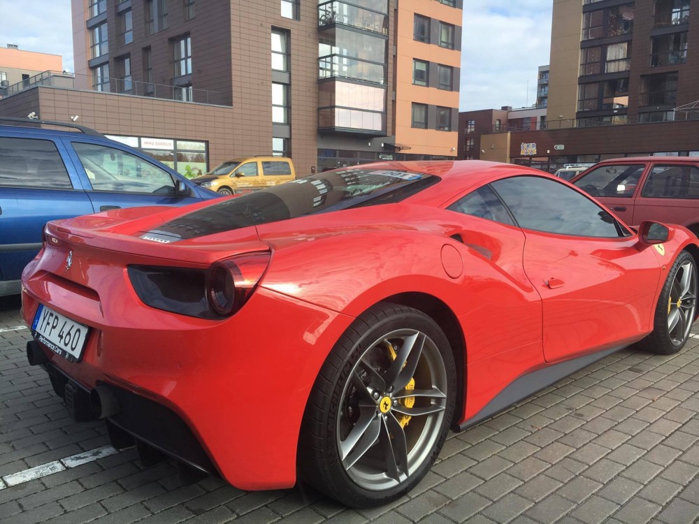 488 GTB (3)