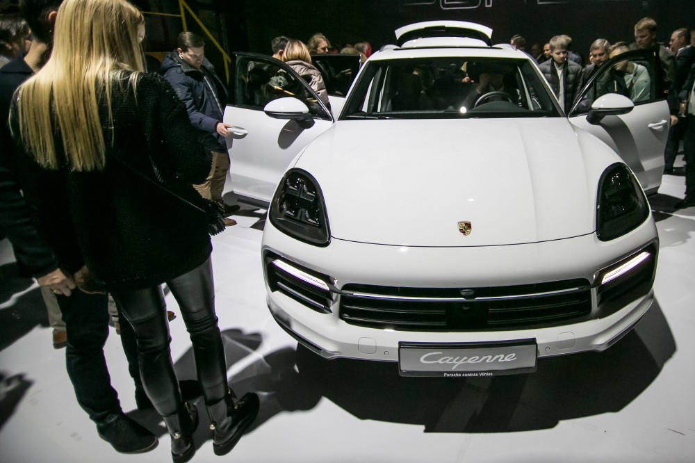 Porsche-025