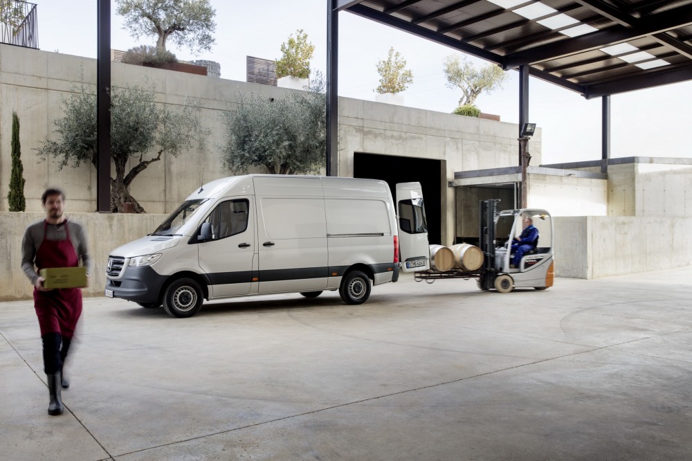 Weltpremiere <a href='https://www.autobilis.lt/skelbimai/naudoti-automobiliai/mercedes-benz' target='_blank' class='phrase'>Mercedes-Benz</a> Sprinter 2018