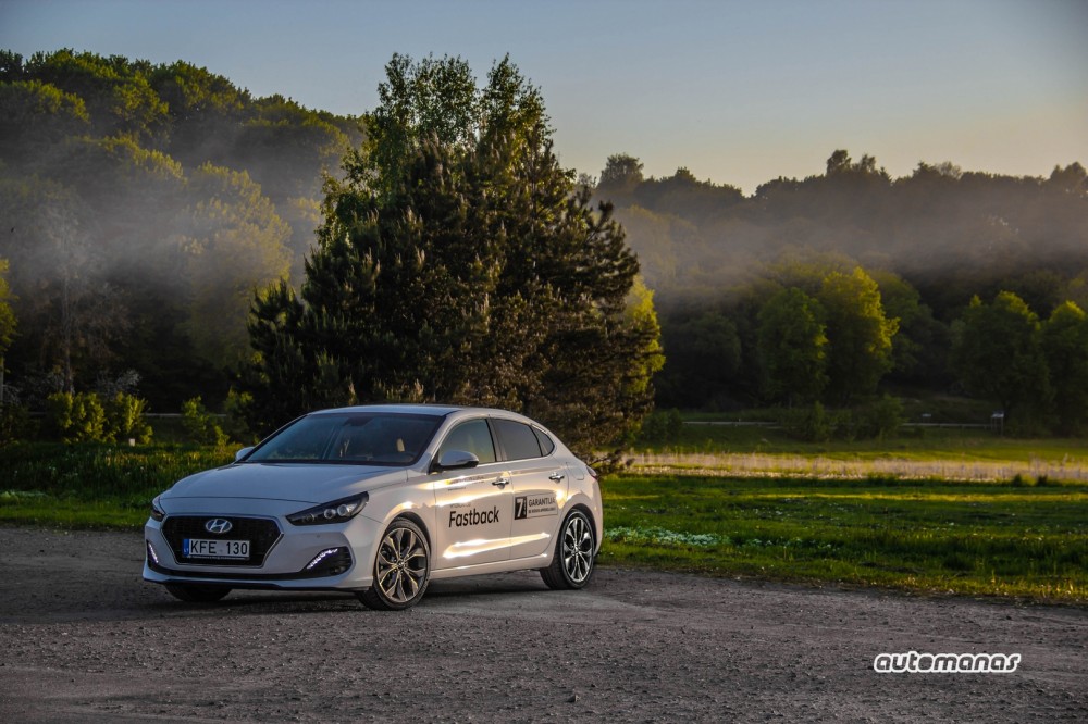 Hyundai i30 Fastback (4)