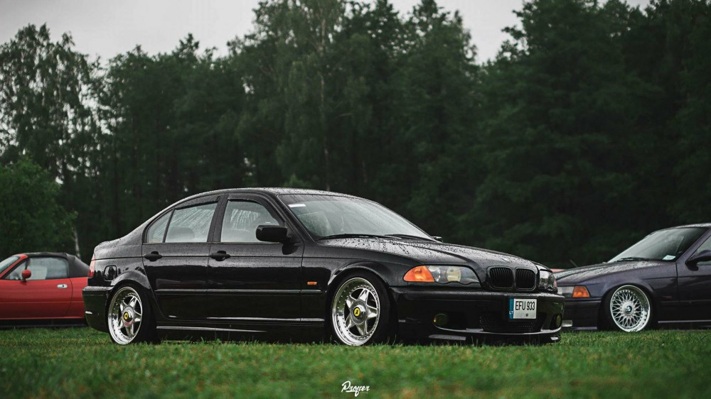 <a href='https://www.autobilis.lt/skelbimai/naudoti-automobiliai/bmw' target='_blank' class='phrase'>BMW</a>