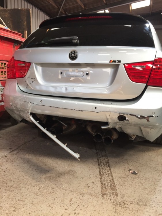 BMW M3 universalas po avarijoss
