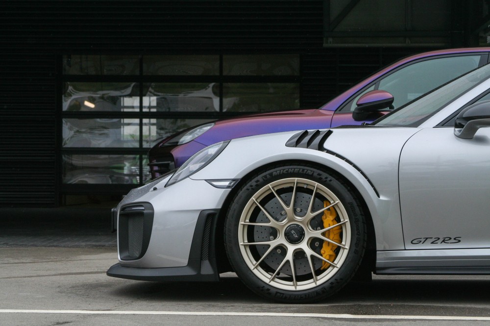 Porsche 911 GT2 RS (3)