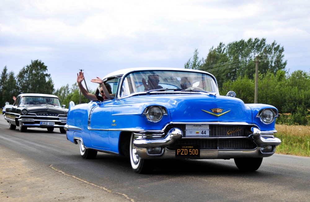 GERIAUSIAS KLASIKINIS AUTOMOBILIS (gamintas nuo 1945 m.) – Cadillac Deville Coupe, pag. 1956 m. Savininkas – Stasys Pranevičius. Ilonos Daubaraitės nuotr.