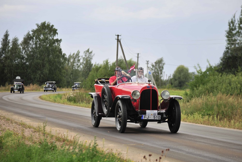 DIDŽIOJO PRIZO – GRAND PRIX laimėtojas – Janis Oskerko ir jo automobilis FIAT 510 S, pag. 1922 m.  Ilonos Daubaraitės nuotr.
