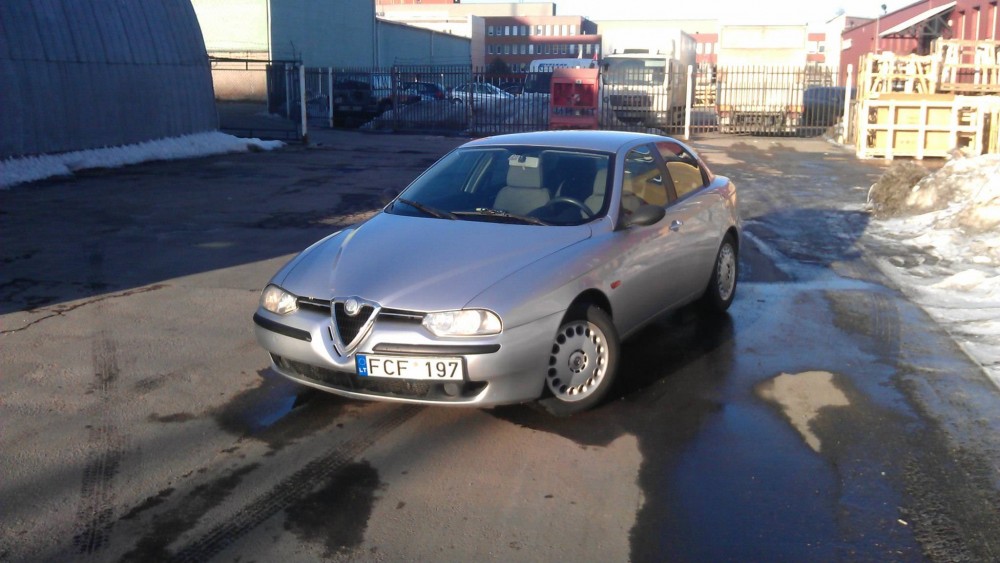 Pirmoji Alfa Romeo 156