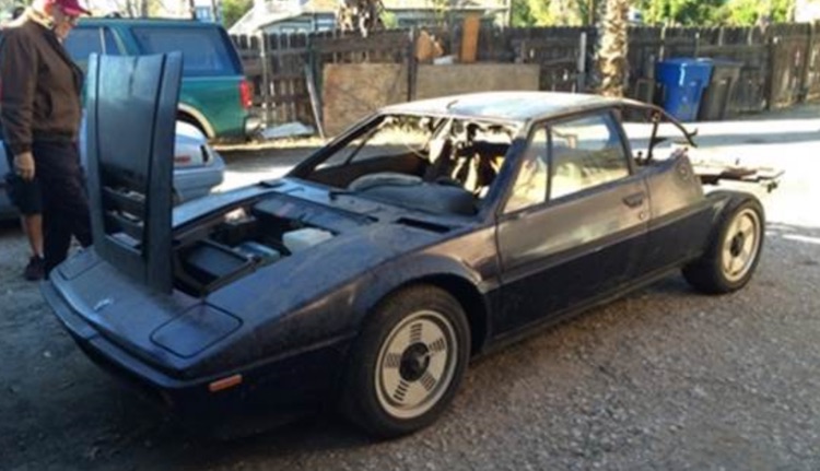 Sudaužytas BMW M1