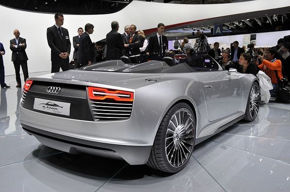 Paris Motor Show 2010: <a href='https://www.autobilis.lt/skelbimai/naudoti-automobiliai/audi' target='_blank' class='phrase'>Audi</a> e-tron Spyder-automanas.jpg