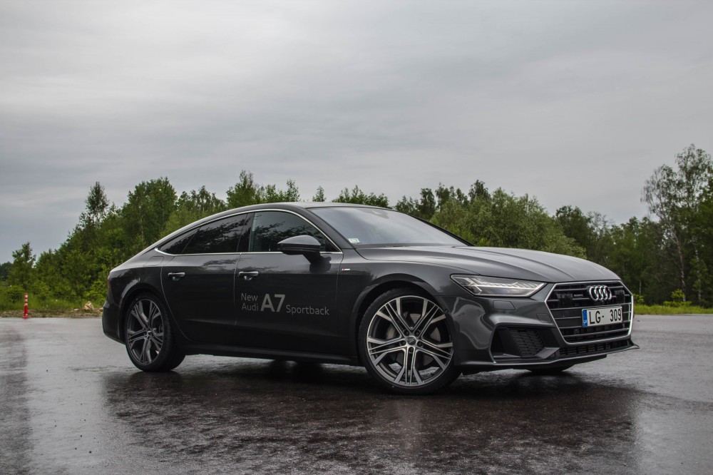 Palyginamasis testas: Audi A7 Sportback prieš Mercedes-Benz CLS