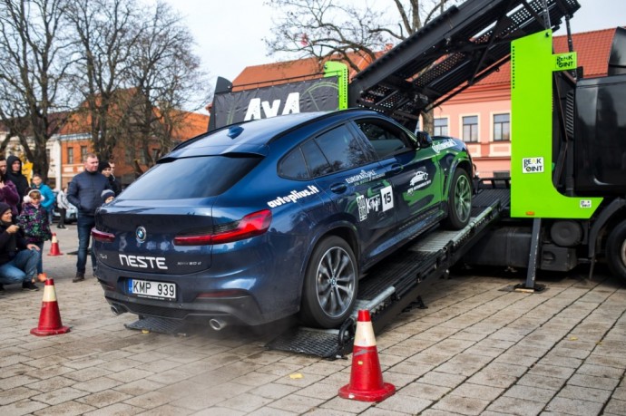 „Lietuvos metų automobilio“ konkurso dalyvių bandymai ant Peak Point platformos 