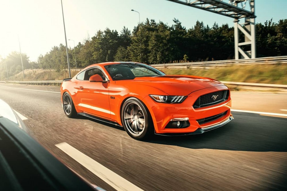 <a href='https://www.autobilis.lt/skelbimai/naudoti-automobiliai/ford' target='_blank' class='phrase'>Ford</a> Mustang 5.0 (nuotr. Andrej Alesko)