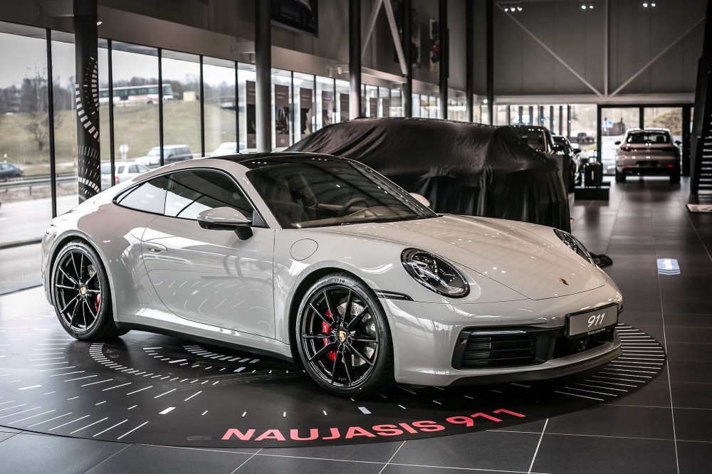 Į Vilnių atvykęs naujos kartos Porsche 911