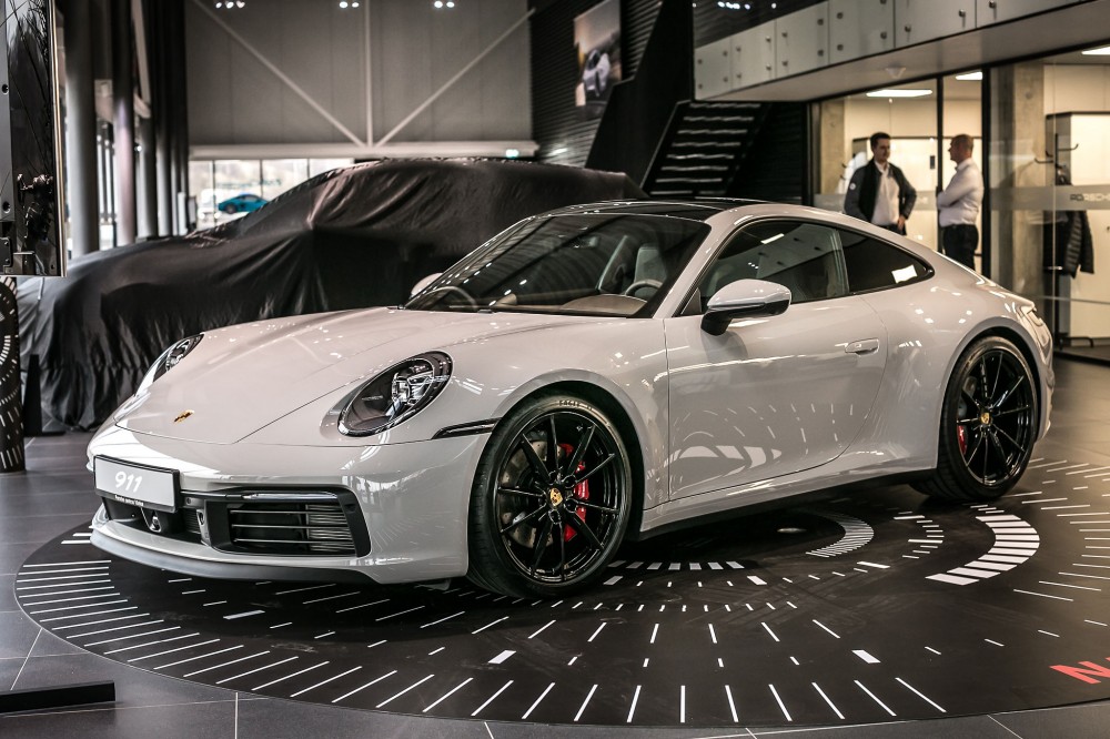 Į Vilnių atvykęs naujos kartos Porsche 911