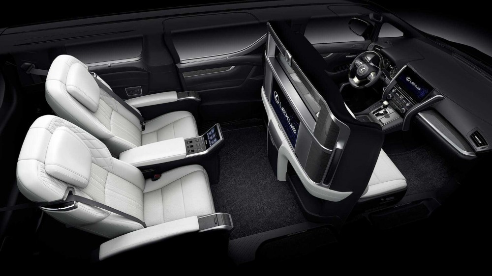 Lexus LM – prabangus vienatūris iš Japonijos 