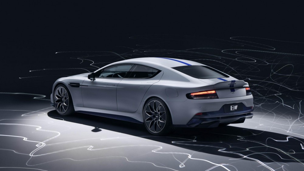 Elektrinis „Aston Martin“ – „Rapide E“